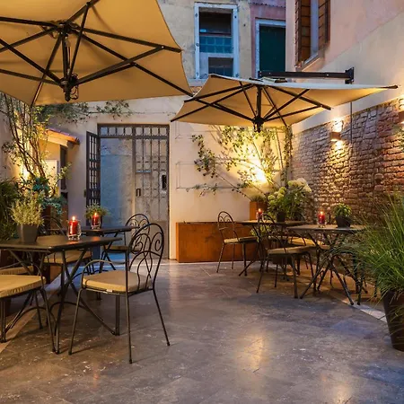 لياسيدي ويلنيس سويتس فندق البندقية