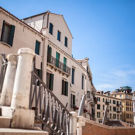 利亚斯迪健康套房酒店 酒店
