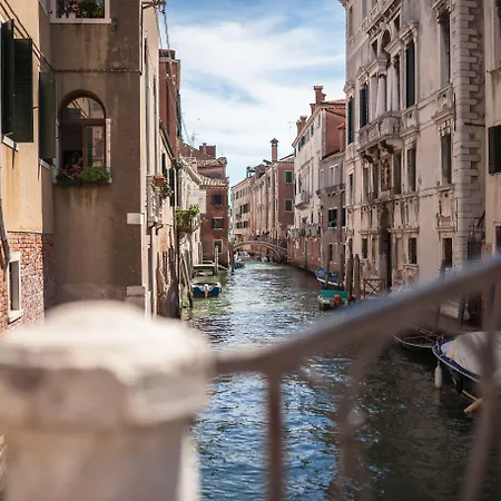 利亚斯迪健康套房酒店 4*