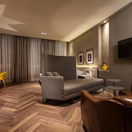 利亚斯迪健康套房酒店